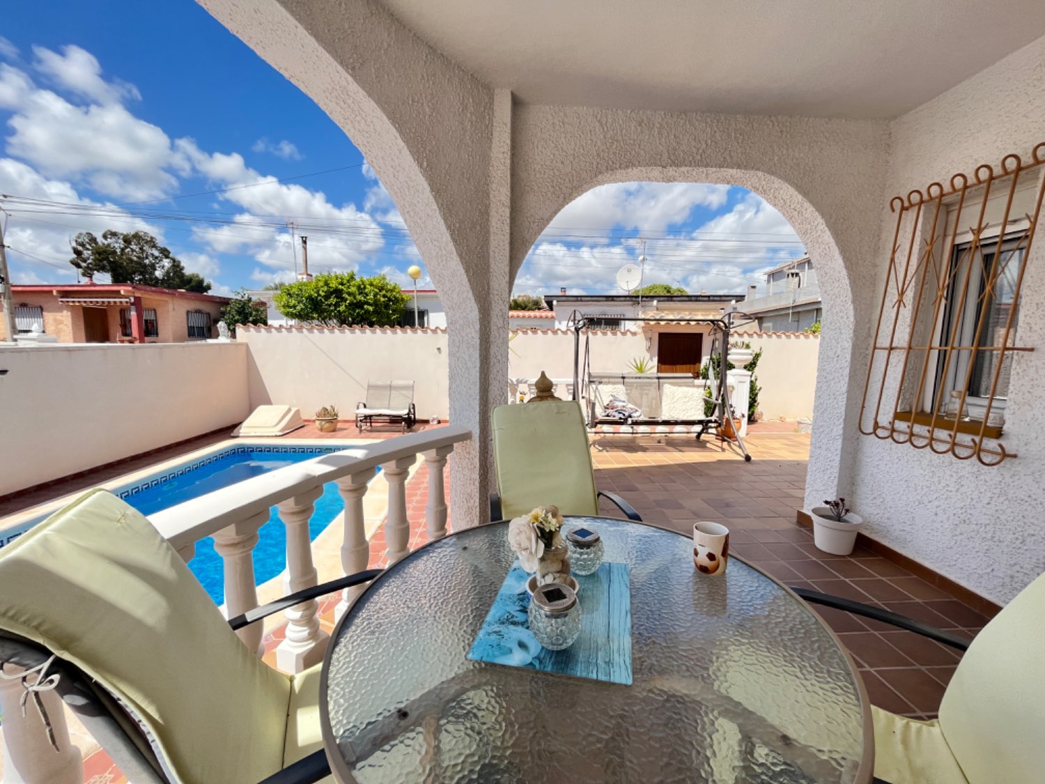 Beautiful villa with 4 bedrooms and 2 bathrooms with a private pool.