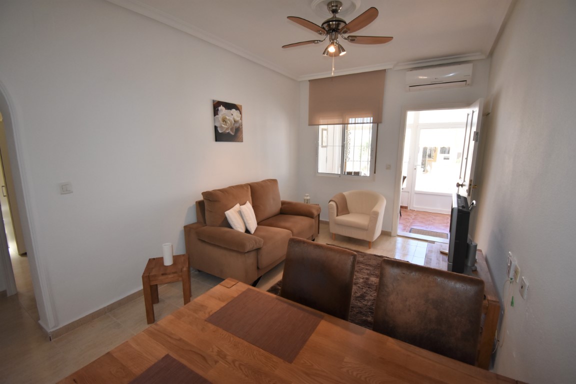 Beautiful ground floor apartment with 3 bedrooms and 1 bathrooms