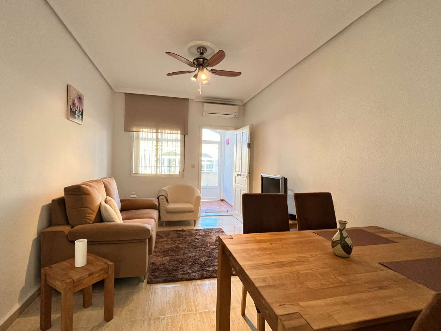 Beautiful ground floor apartment with 3 bedrooms and 1 bathrooms