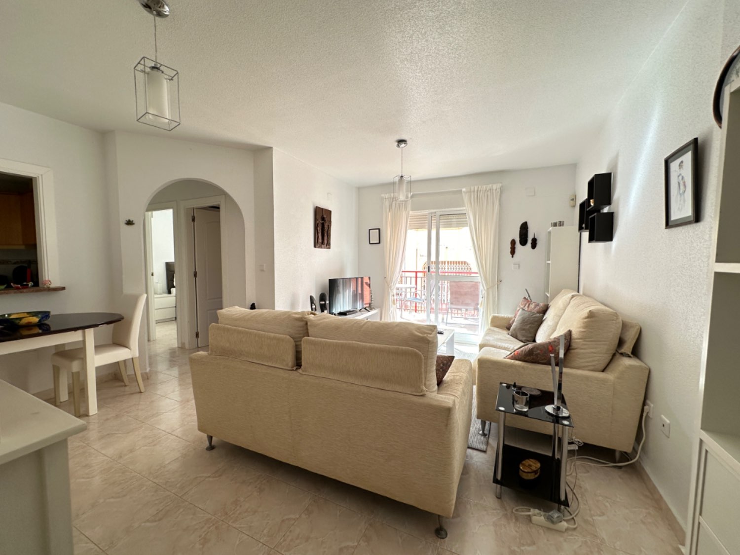 GROUND FLOOR OPPORTUNITY LOCATED IN FLORIDA WITH 2 BEDROOMS 1 BATHROOM
