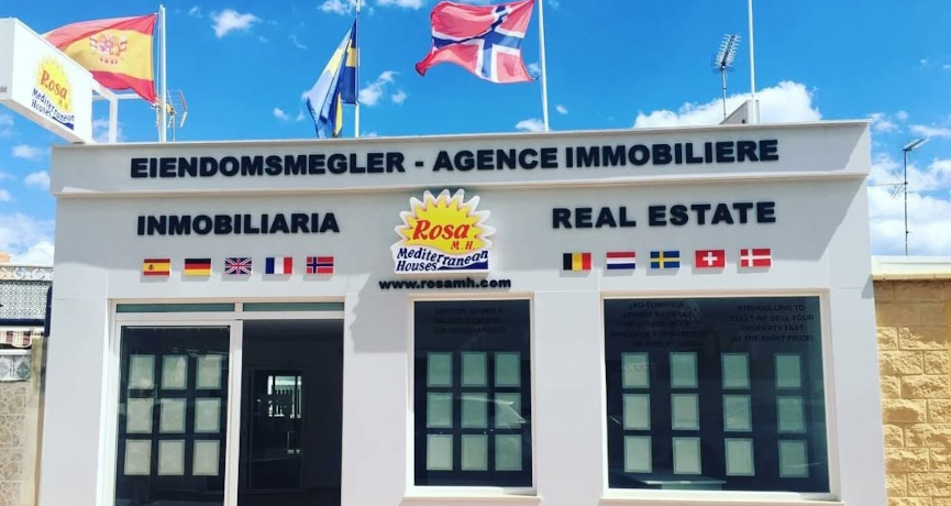 Fachada Inmobiliaria Rosamh en Orihuela Costa