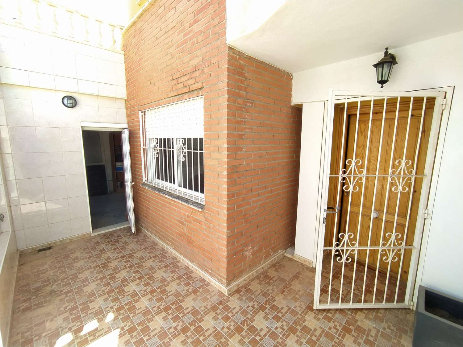 Dúplex de 4 habitaciones y 2 baños y garaje