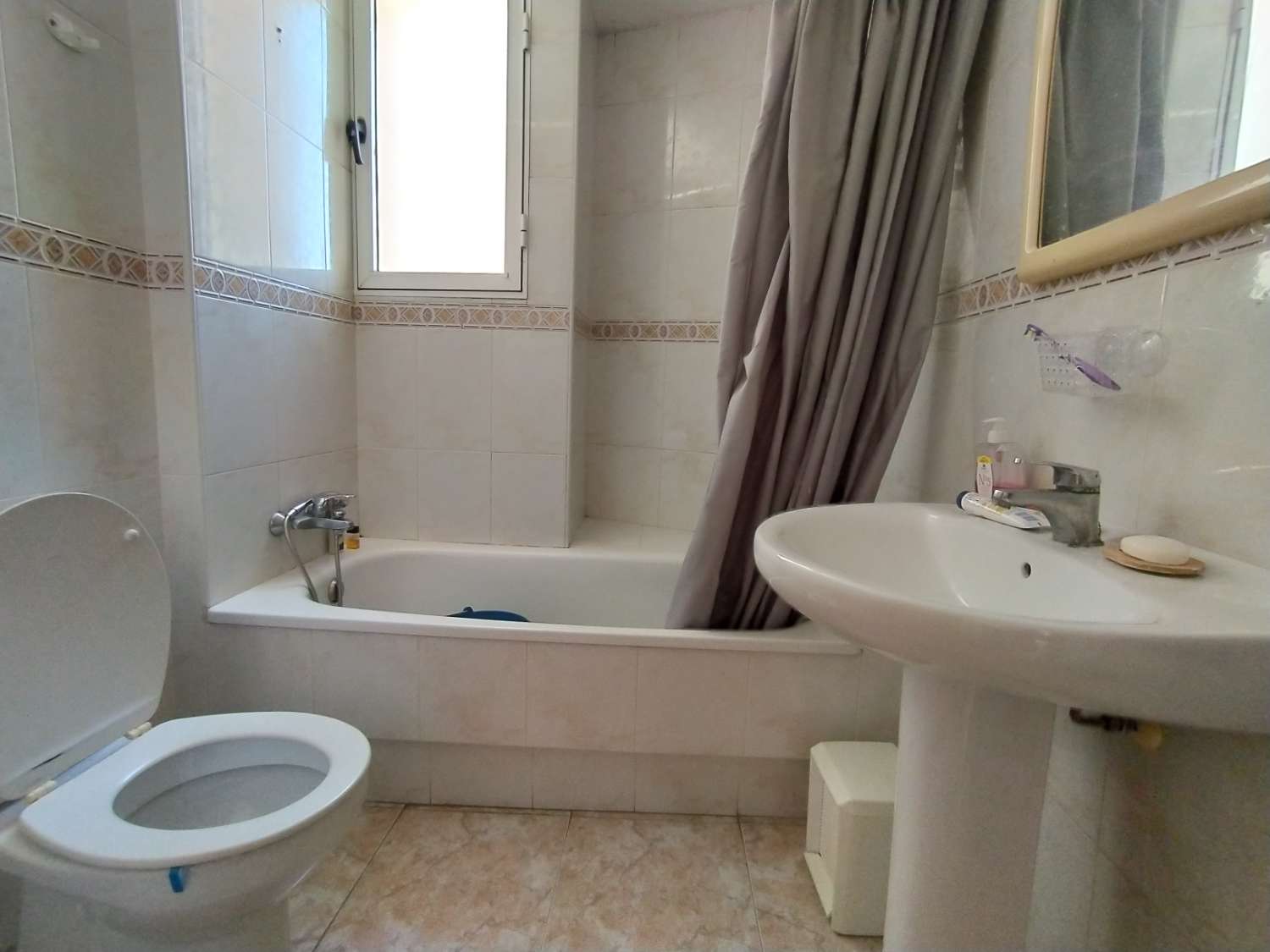 Duplex con 4 camere da letto, 2 bagni e un garage