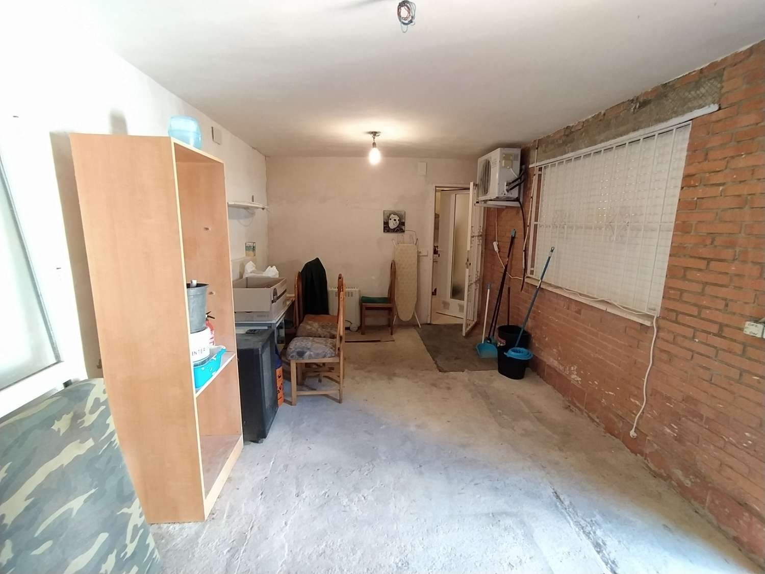 Duplex avec 4 chambres et 2 salles de bain et un garage