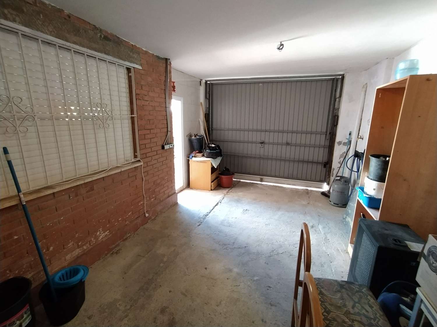 Duplex med 4 soverom og 2 bad og en garasje