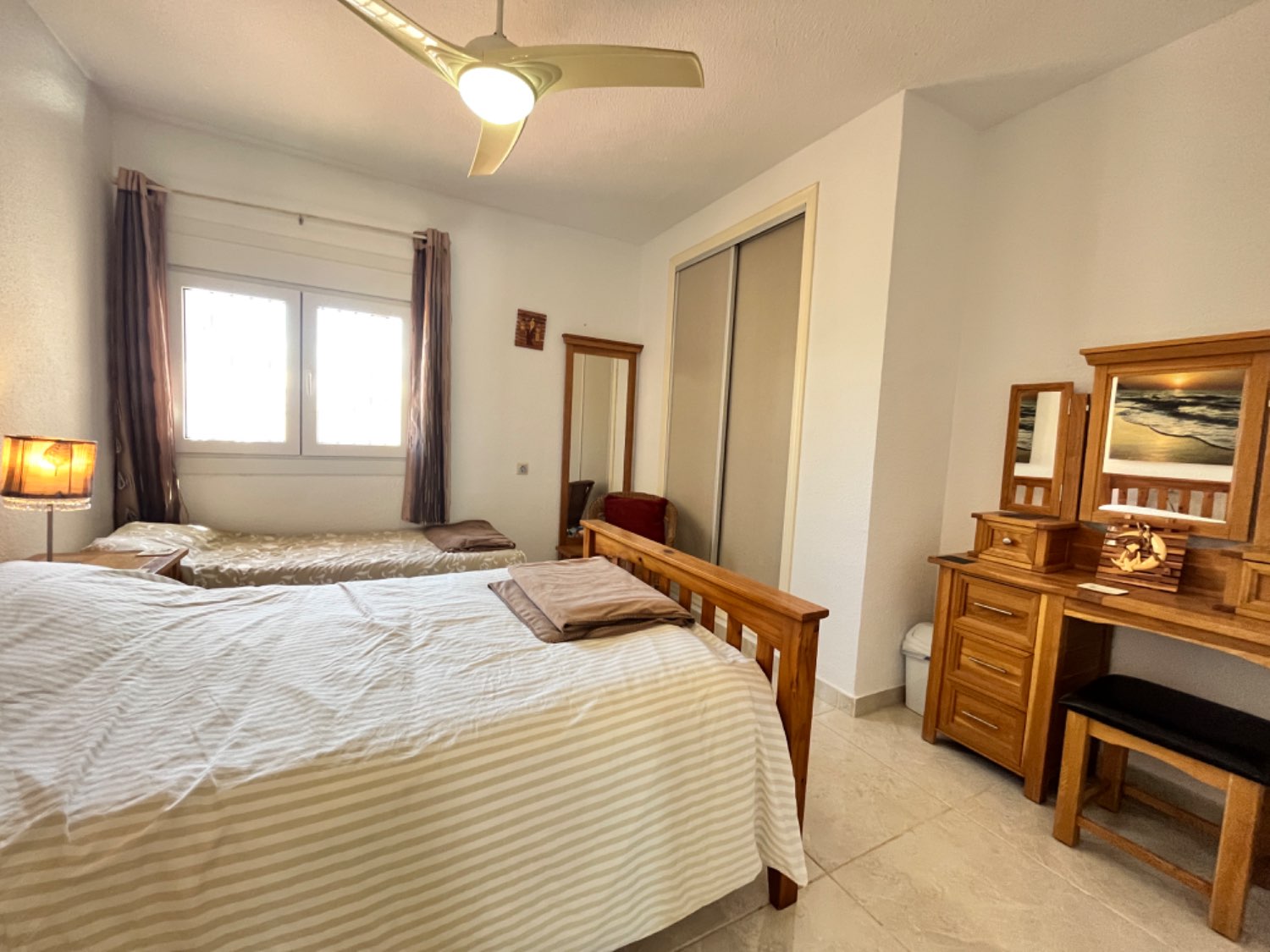 Preciosa villa de 4 dormitorios y 2 baños con piscina privada.