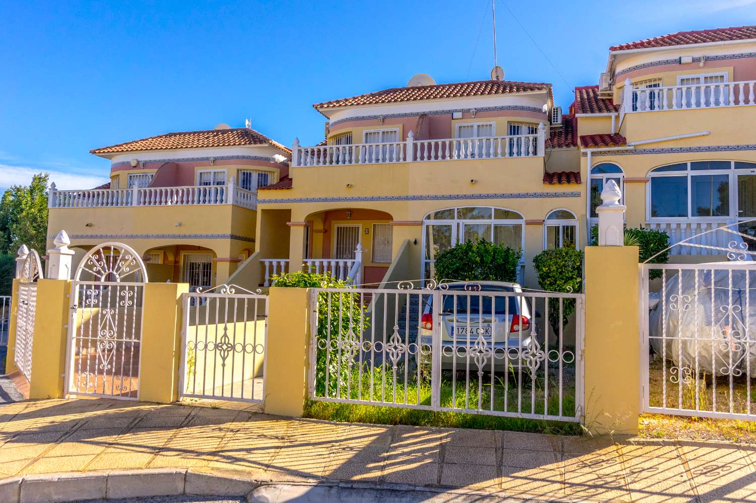 Estupendo dúplex de 2 dormitorios y 2 baños en Villamartin