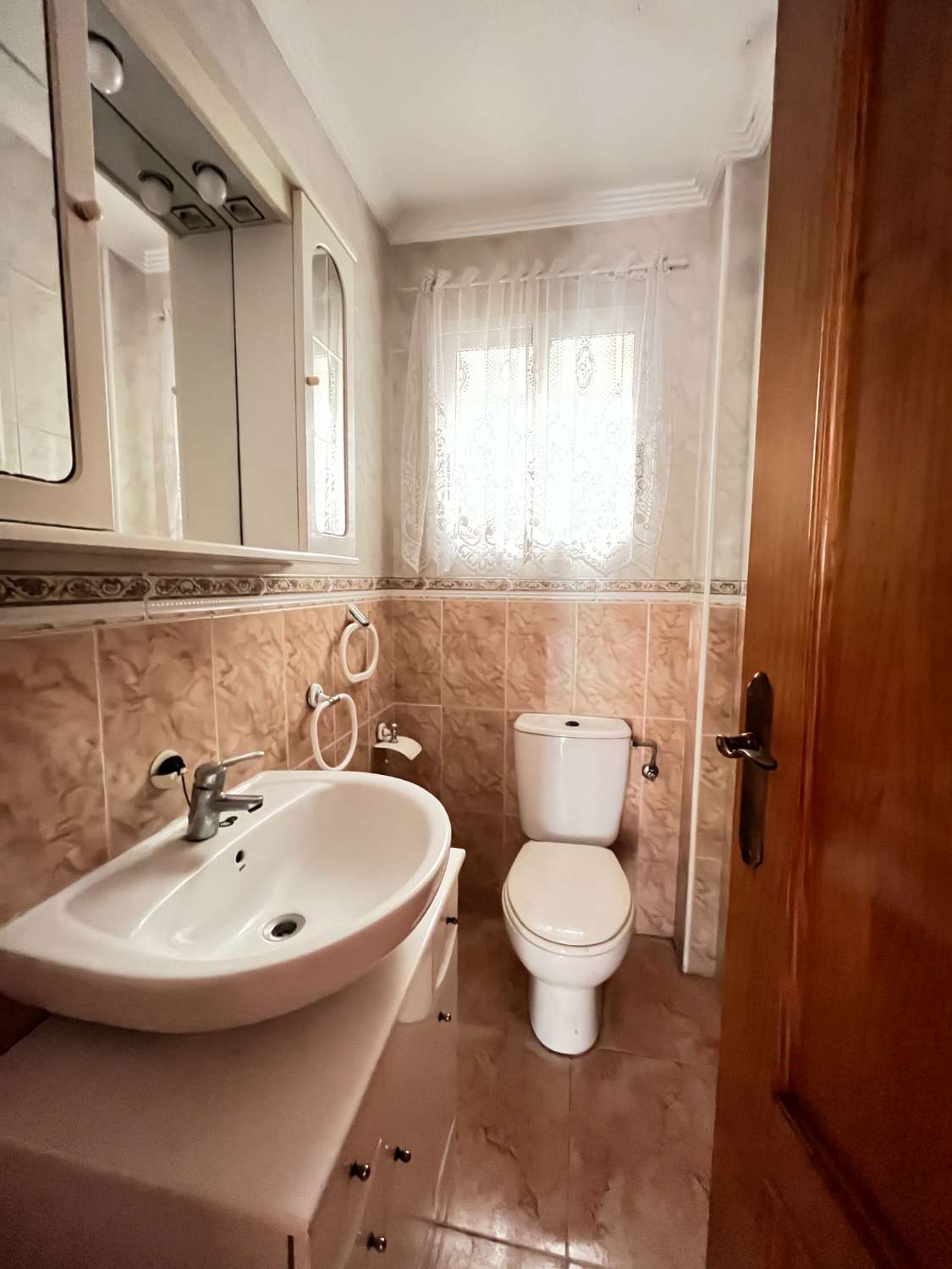 Duplex met 2 slaapkamers en 1 badkamer in Torrevieja