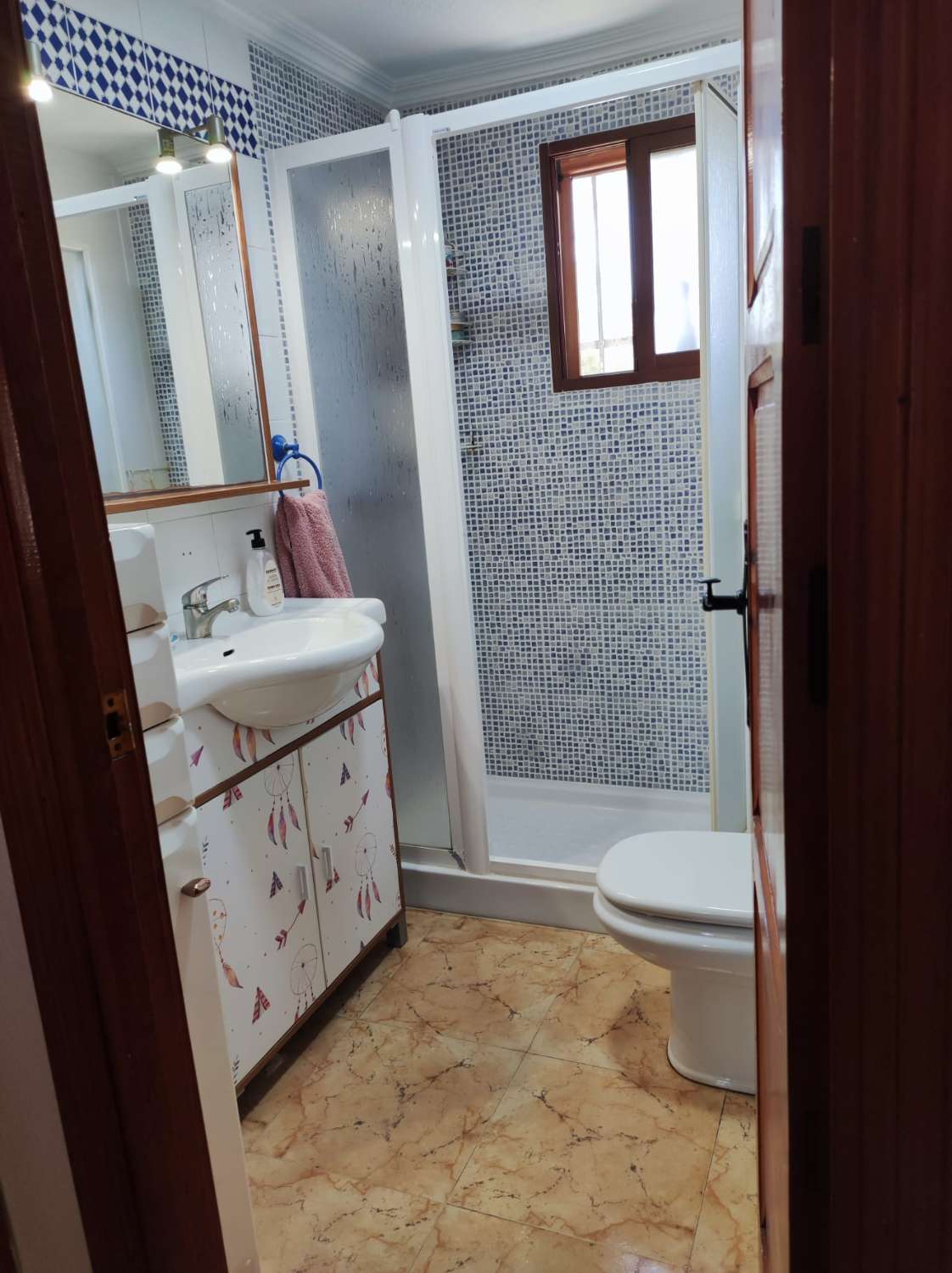 Schöner Bungalow im Erdgeschoss mit Gemeinschaftspool