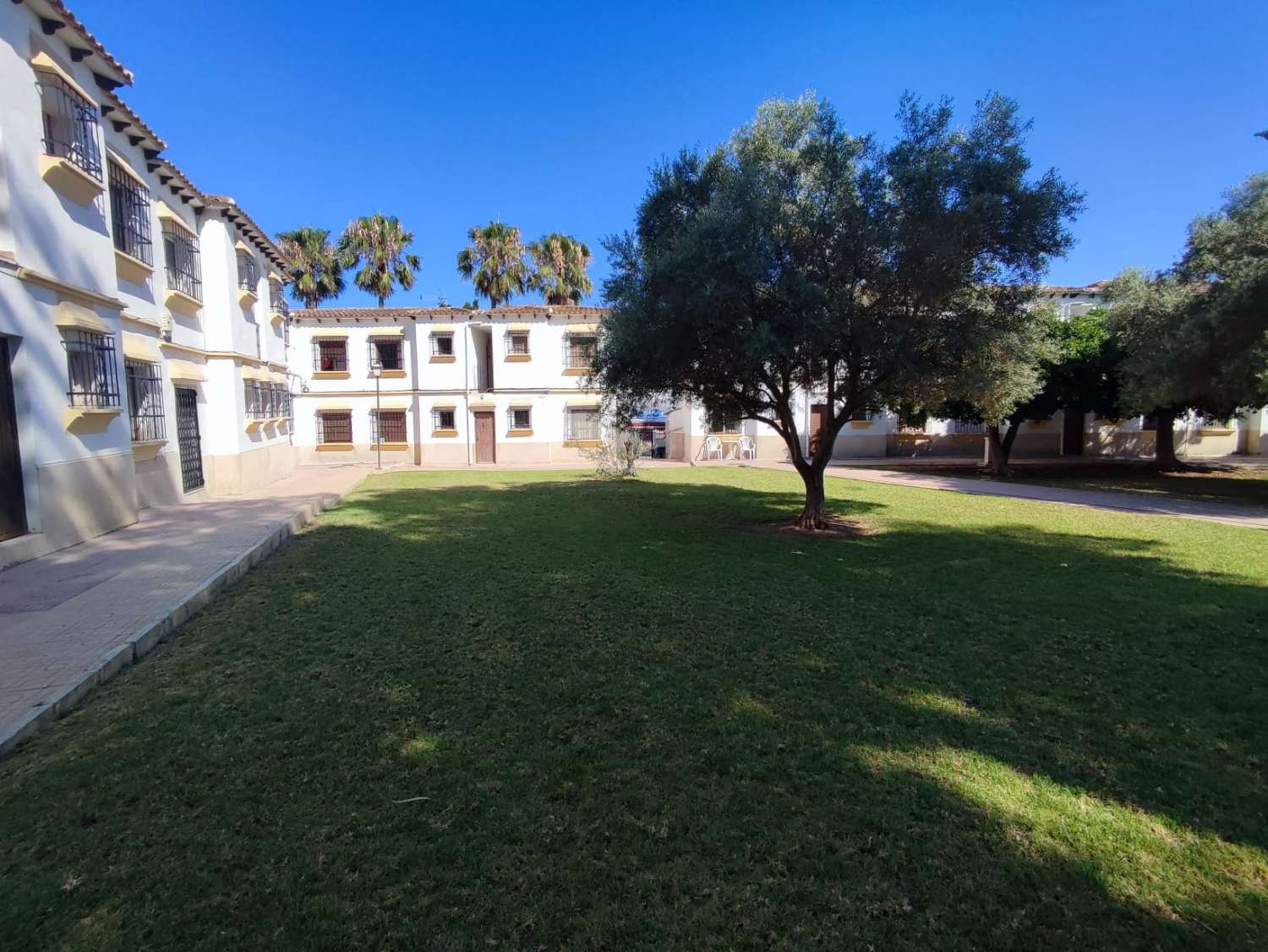 Schöner Bungalow im Erdgeschoss mit Gemeinschaftspool