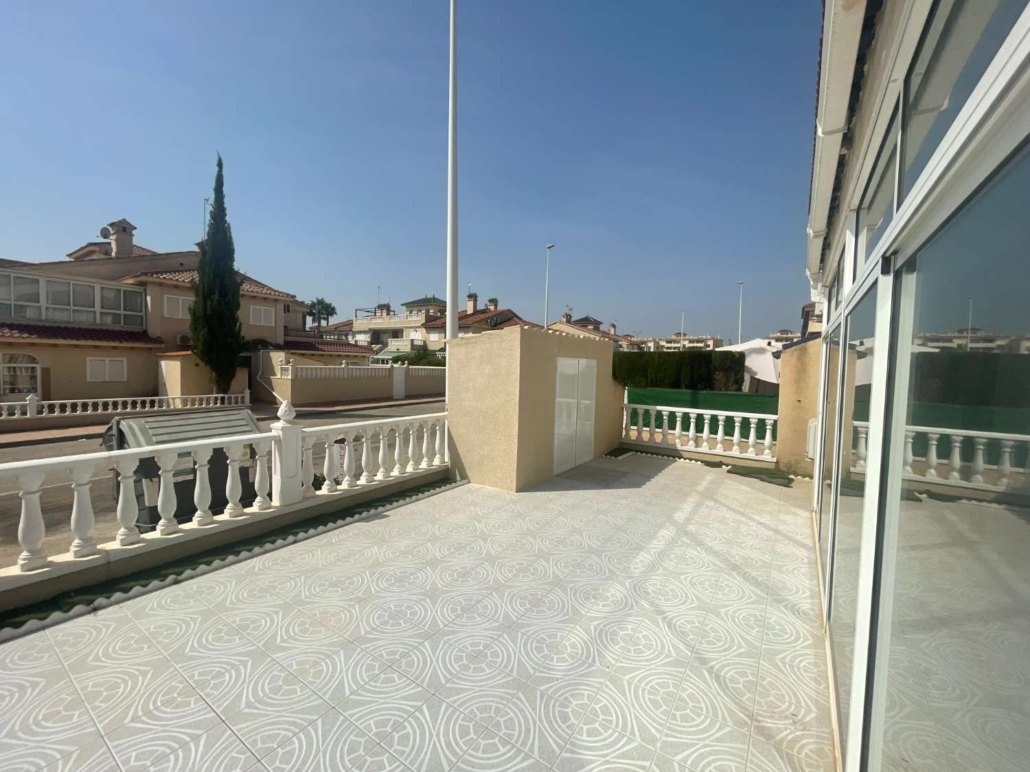 Charmante Maisonette mit 3 Schlafzimmern, 2 Bädern und Gemeinschaftspool