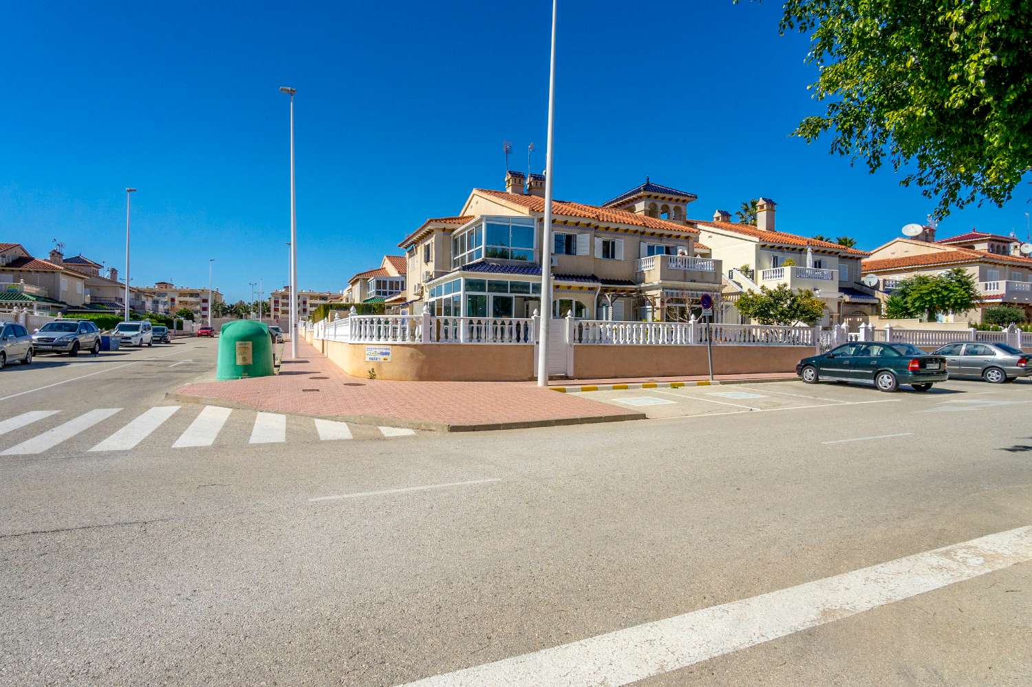 Charmante Maisonette mit 3 Schlafzimmern, 2 Bädern und Gemeinschaftspool