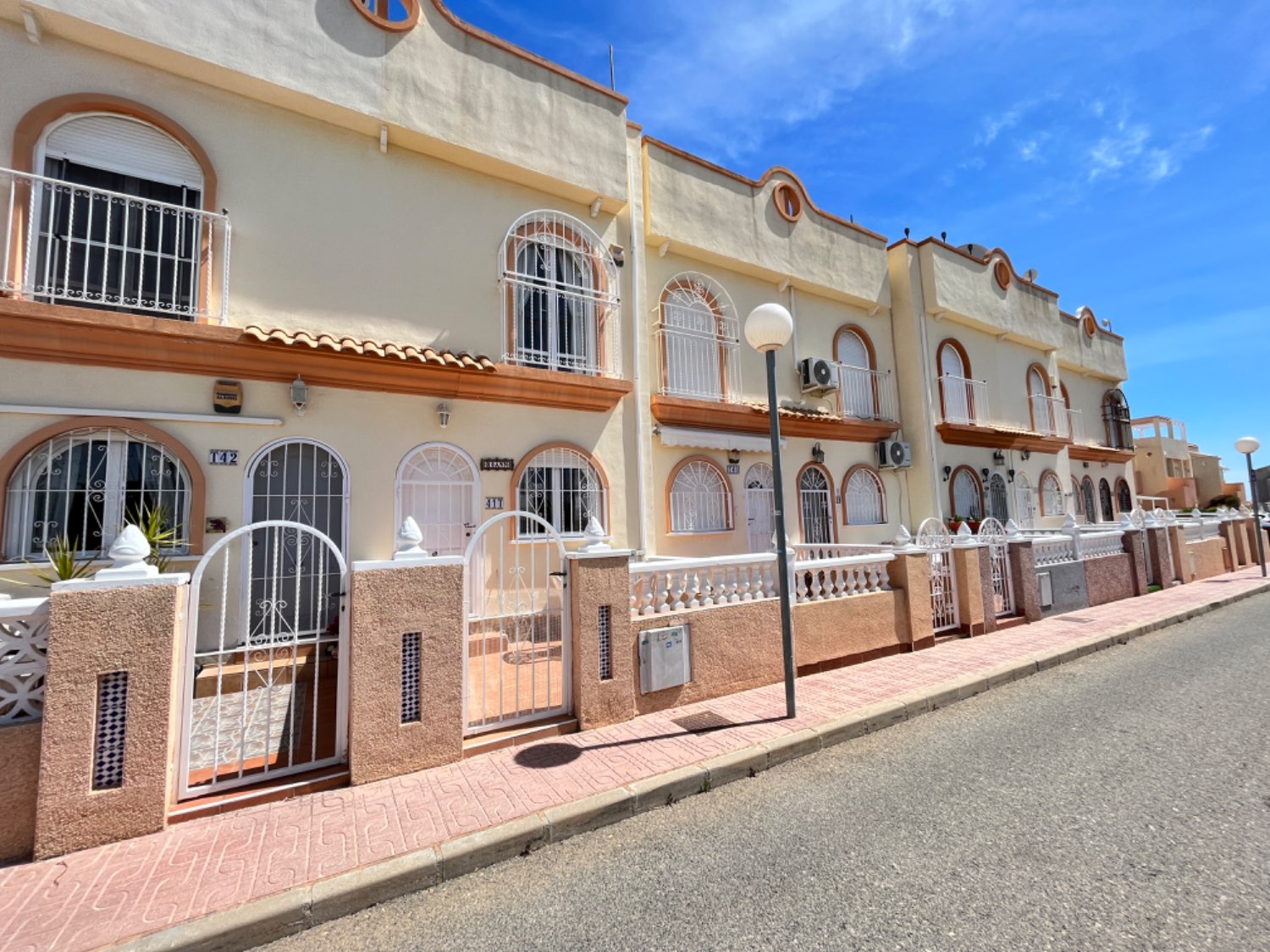 Estupendo dúplex de 2 dormitorios y 2 baños en La Florida