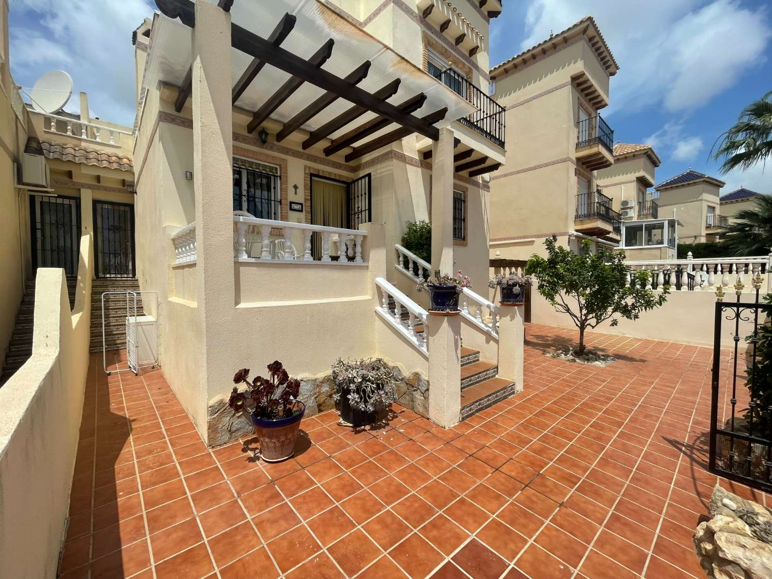 Beautiful 3 Bedroom, 2 Bathroom Townhome in Las Chismosas