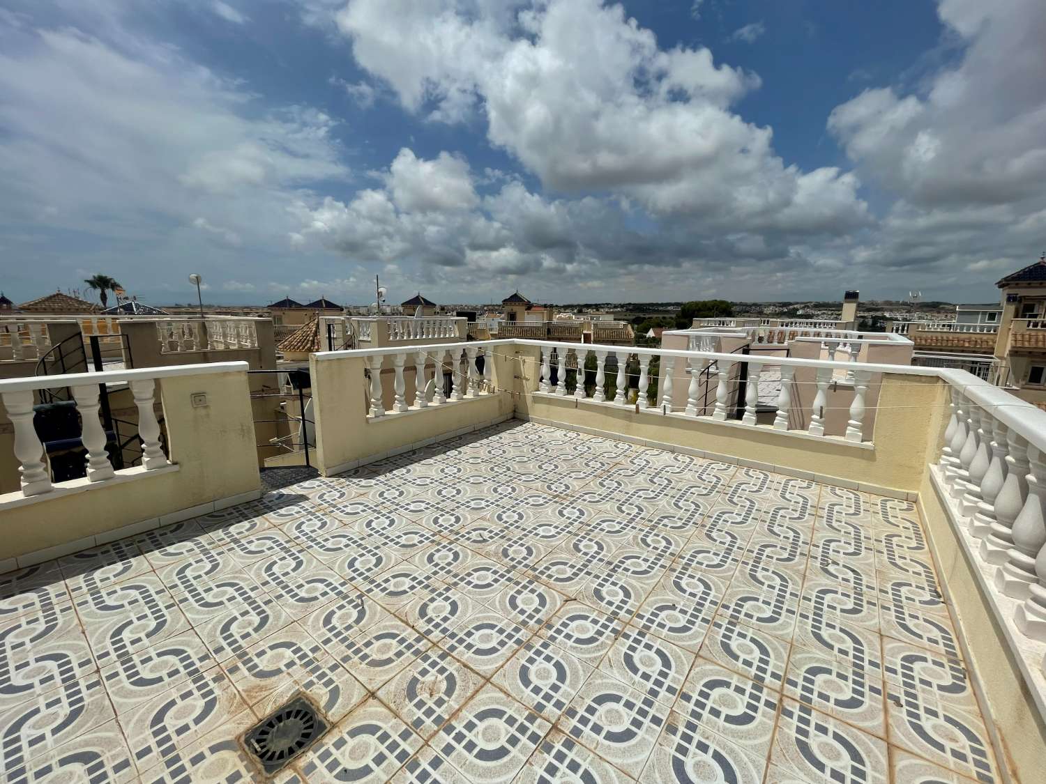Hermosa casa adosada de 3 dormitorios y 2 baños en Las Chismosas