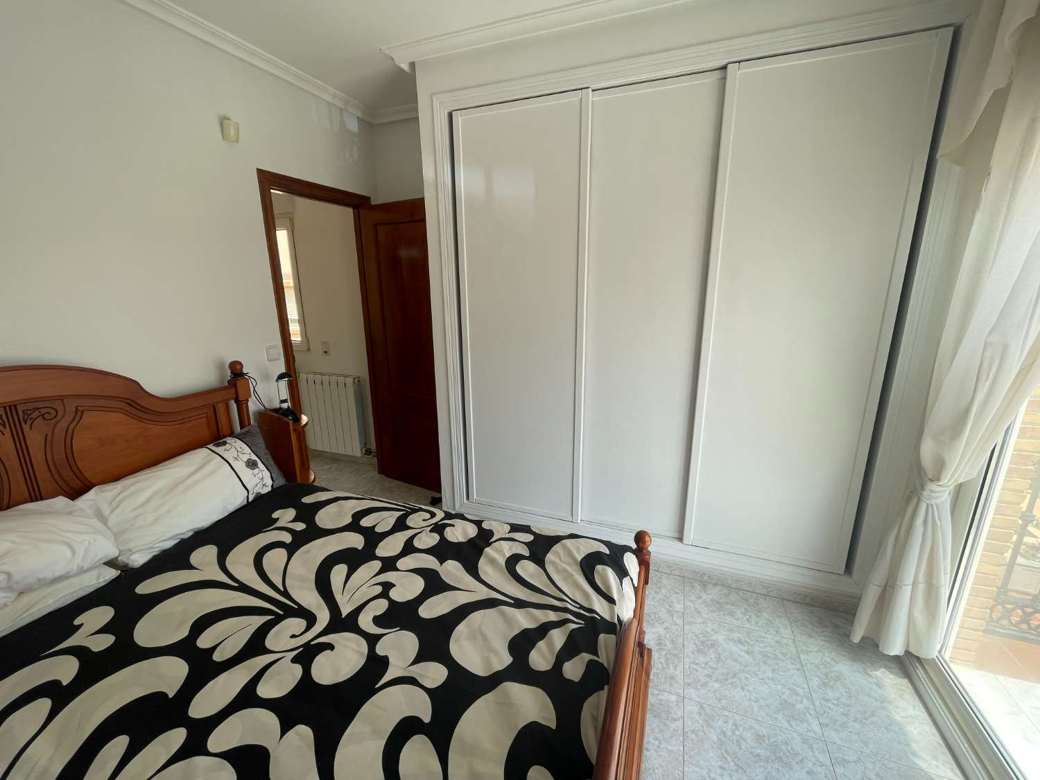 Hermosa casa adosada de 3 dormitorios y 2 baños en Las Chismosas