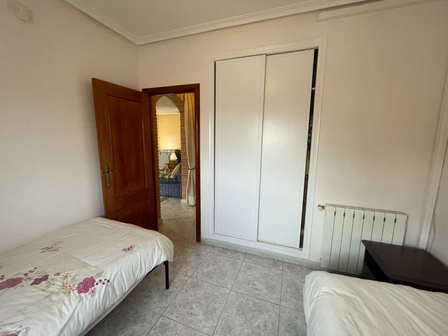 Hermosa casa adosada de 3 dormitorios y 2 baños en Las Chismosas
