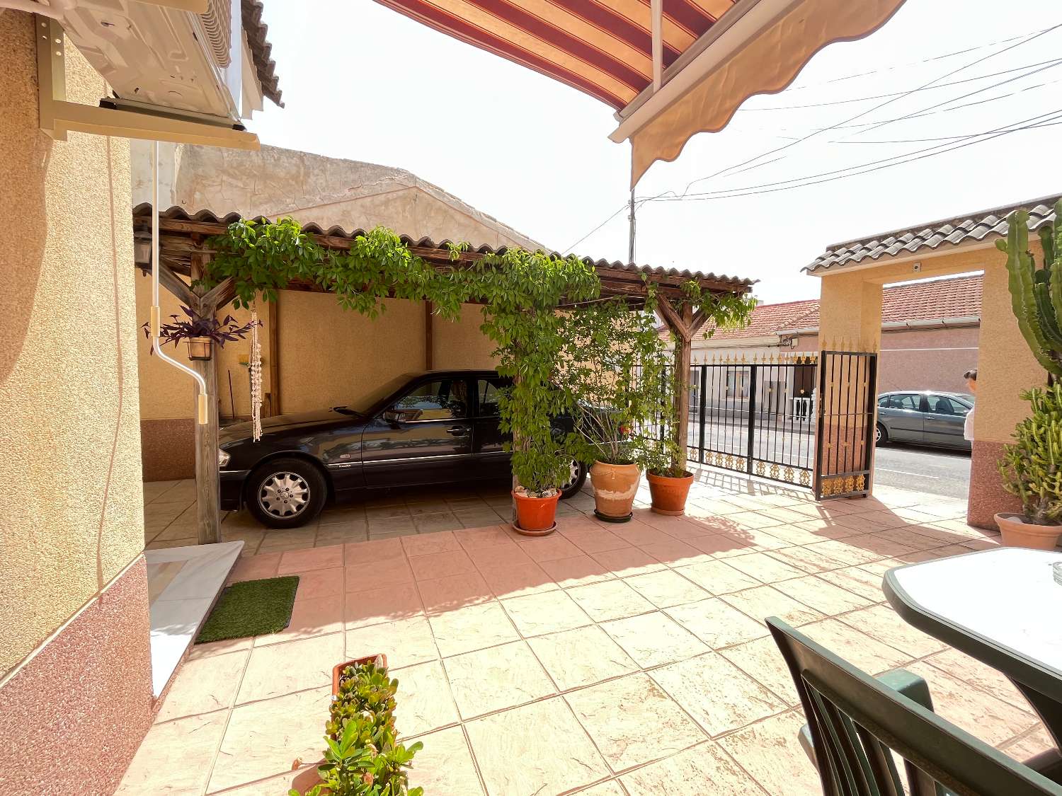 Gran Chalet de 2 dormitorios y 2 baños Ubicado en San Miguel de Salinas