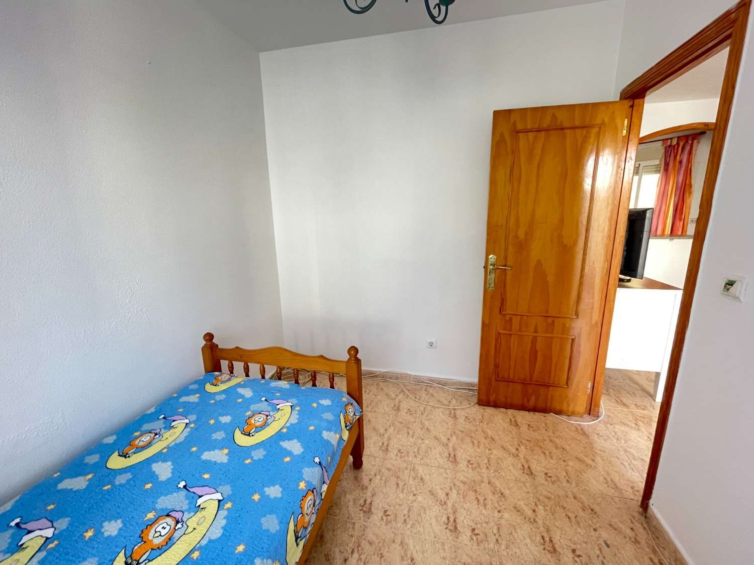 Mukava pohjakerroksen 2 makuuhuoneen huoneisto Playa Flamencassa.