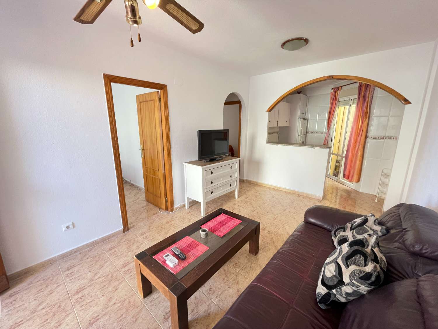Dejlig stueetage 2 værelses lejlighed i Playa Flamenca.