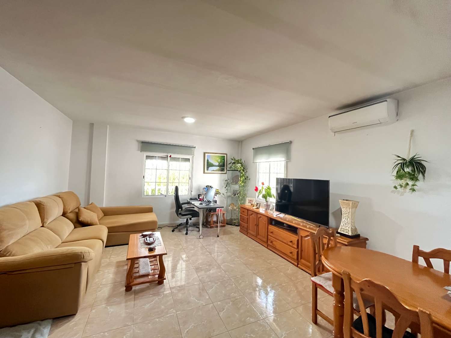 Krásná vila se 3 ložnicemi s nezávislým apartmánem a soukromým bazénem