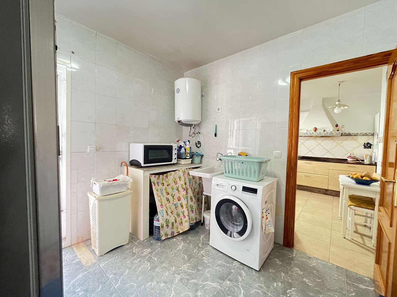 Krásná vila se 3 ložnicemi s nezávislým apartmánem a soukromým bazénem