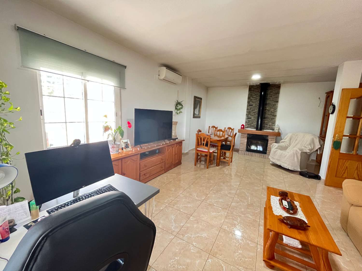 Krásná vila se 3 ložnicemi s nezávislým apartmánem a soukromým bazénem