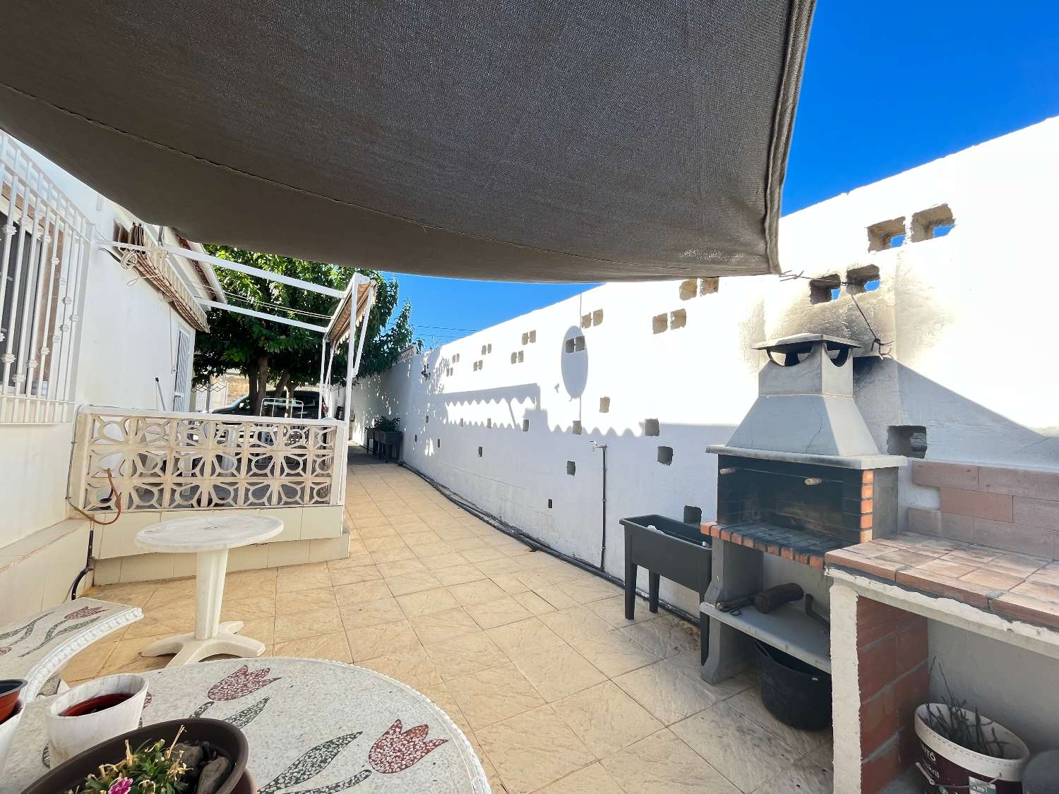 Krásná vila se 3 ložnicemi s nezávislým apartmánem a soukromým bazénem
