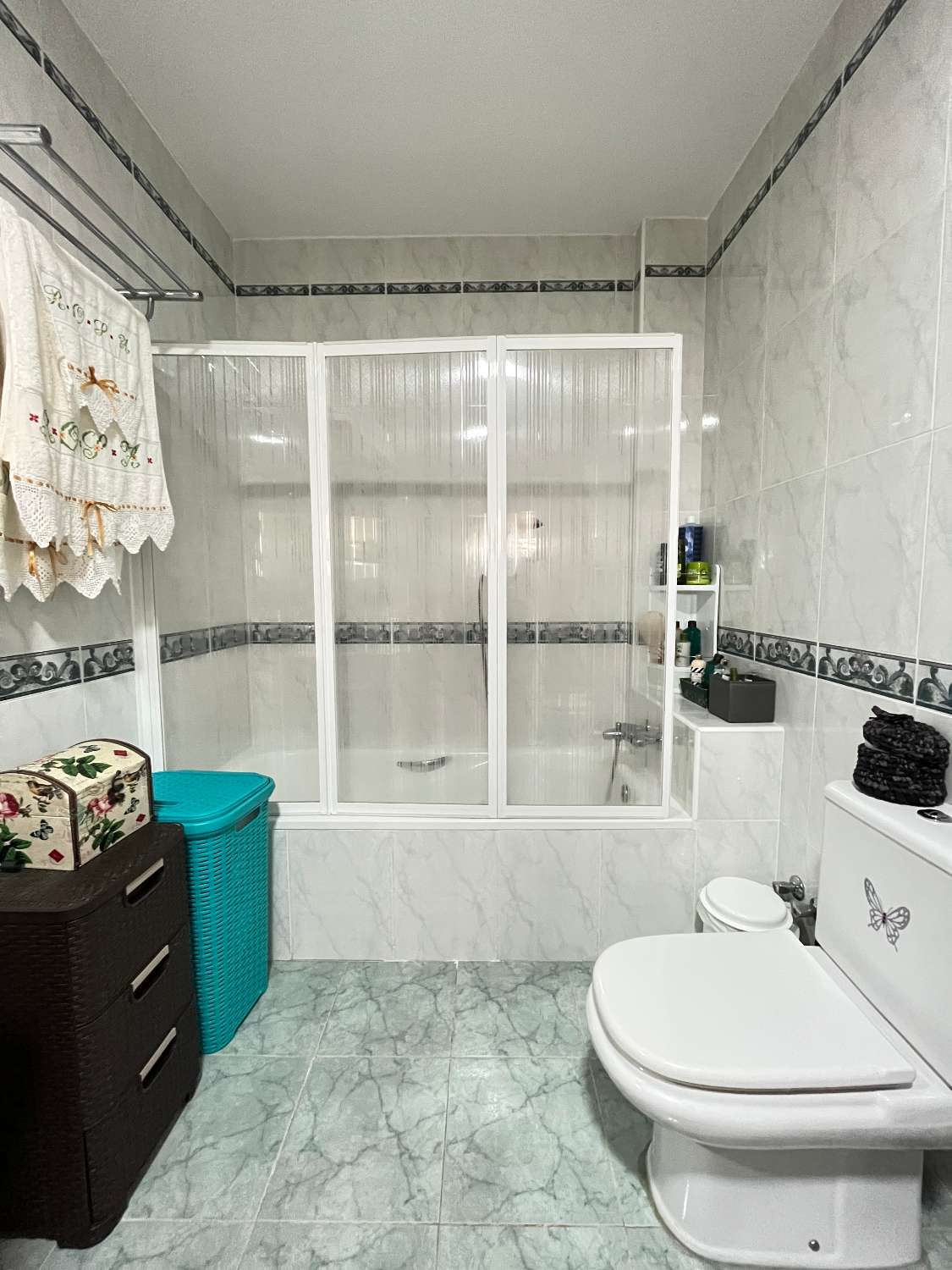 Krásná vila se 3 ložnicemi s nezávislým apartmánem a soukromým bazénem