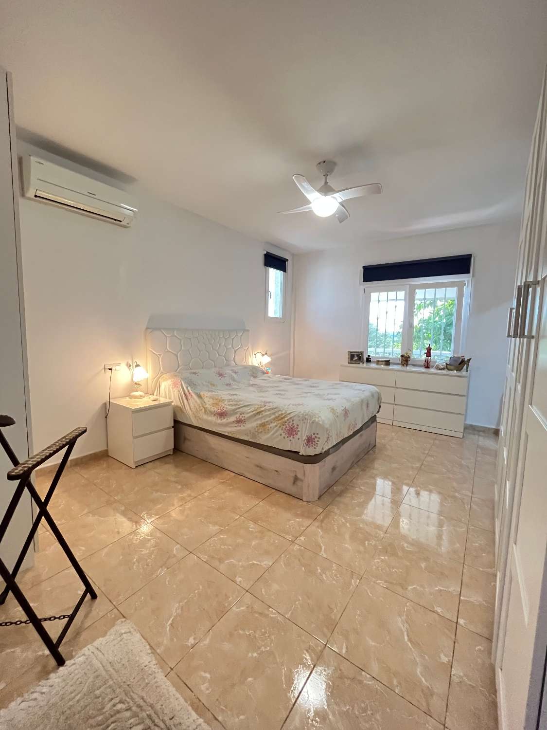 Krásná vila se 3 ložnicemi s nezávislým apartmánem a soukromým bazénem