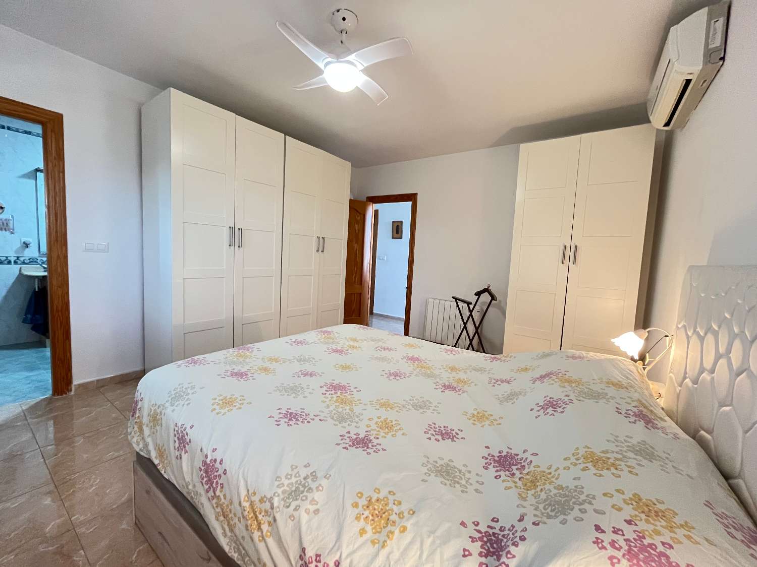 Krásná vila se 3 ložnicemi s nezávislým apartmánem a soukromým bazénem