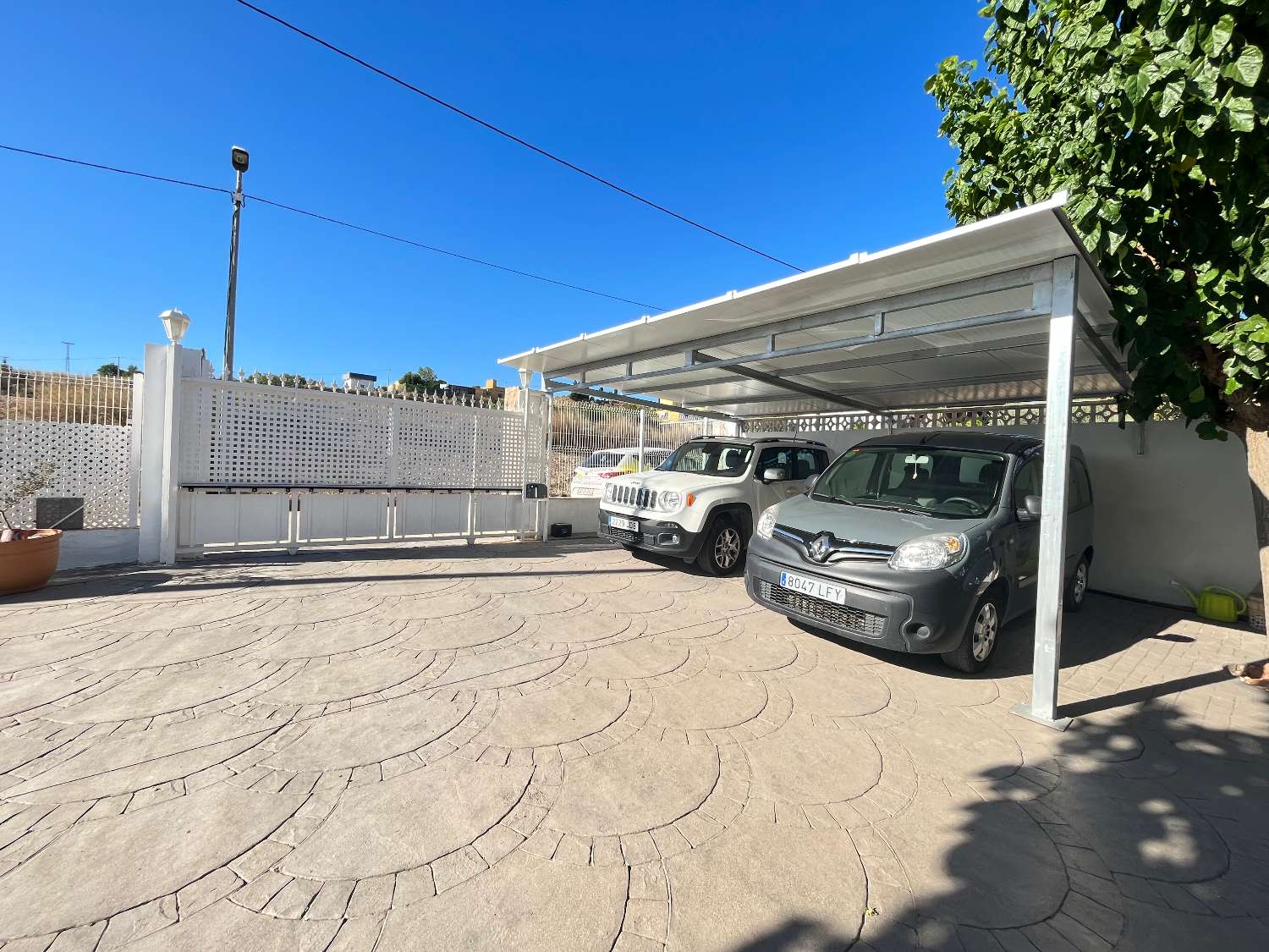 Krásná vila se 3 ložnicemi s nezávislým apartmánem a soukromým bazénem