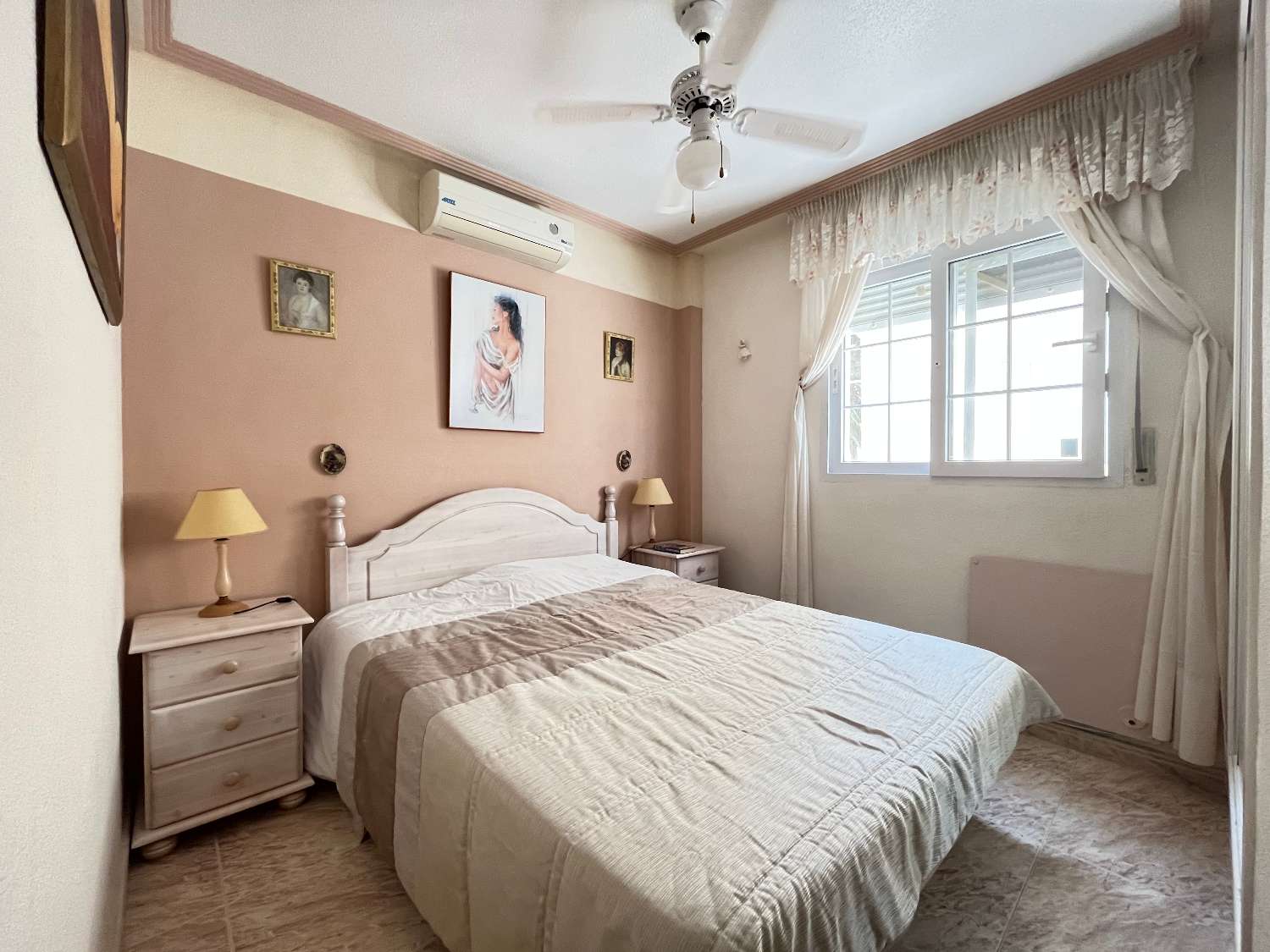 Beautiful 3 bedroom detached villa located in gated community