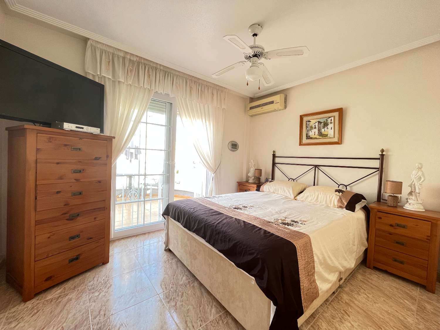 Bella villa indipendente con 3 camere da letto situata in gated community