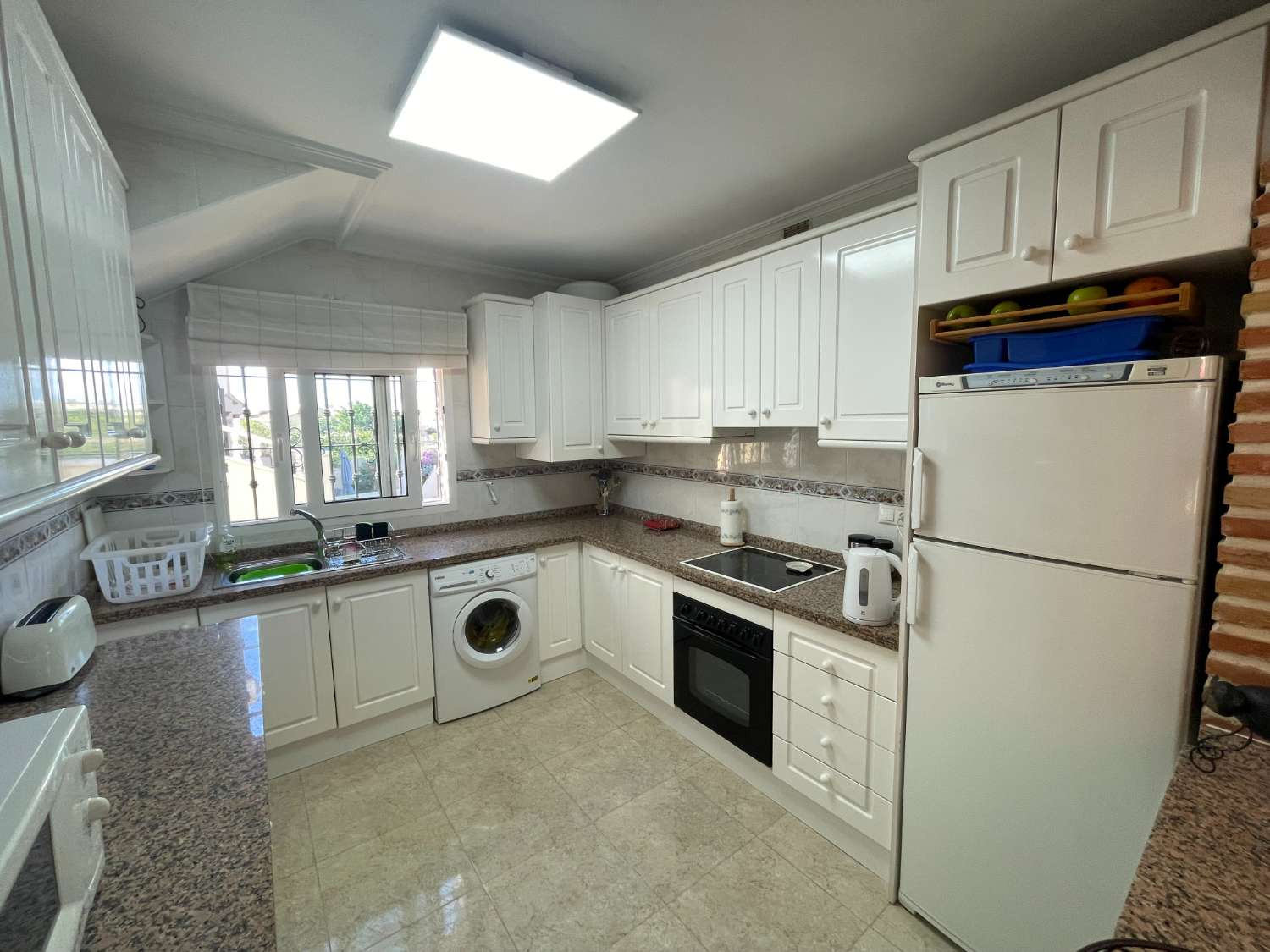 Precioso Chalet independiente de 3 Dormitoris y 2 baños con piscina comunitaria