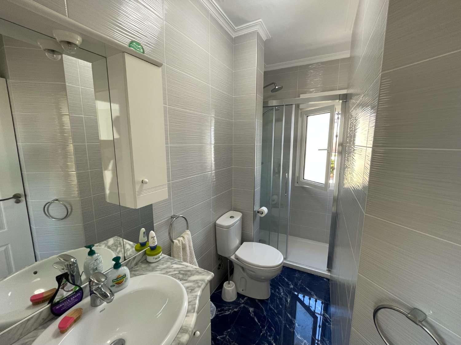 Precioso Chalet independiente de 3 Dormitoris y 2 baños con piscina comunitaria