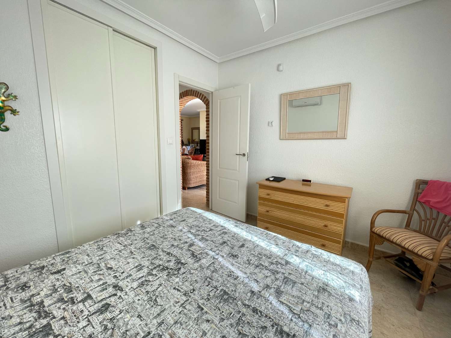 Precioso Chalet independiente de 3 Dormitoris y 2 baños con piscina comunitaria