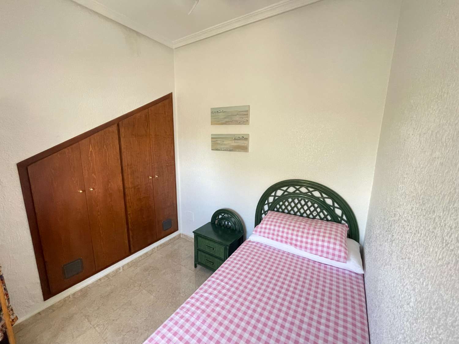 Precioso Chalet independiente de 3 Dormitoris y 2 baños con piscina comunitaria