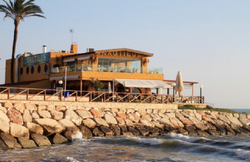 Hermoso apartamento de tres habitaciones a 300m de la Playa.