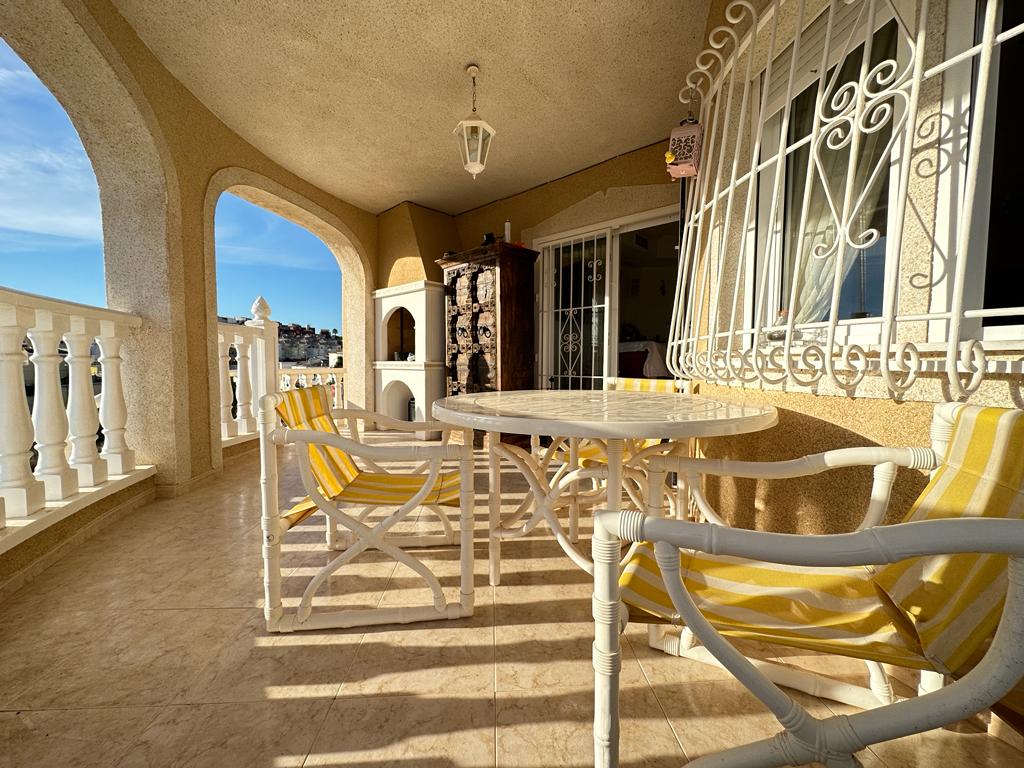 Beautiful detached villa with private pool and independent apartment