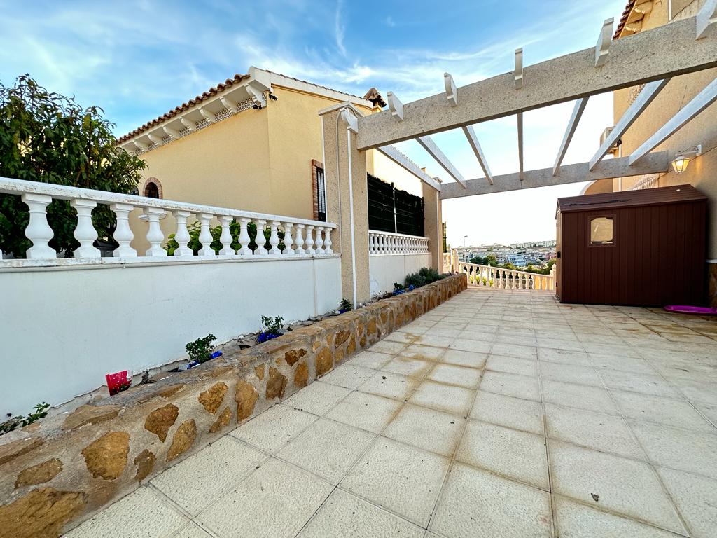 Beautiful detached villa with private pool and independent apartment