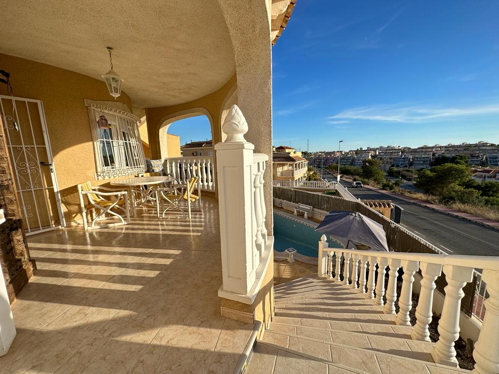 Belle villa individuelle avec piscine privée et appartement indépendant