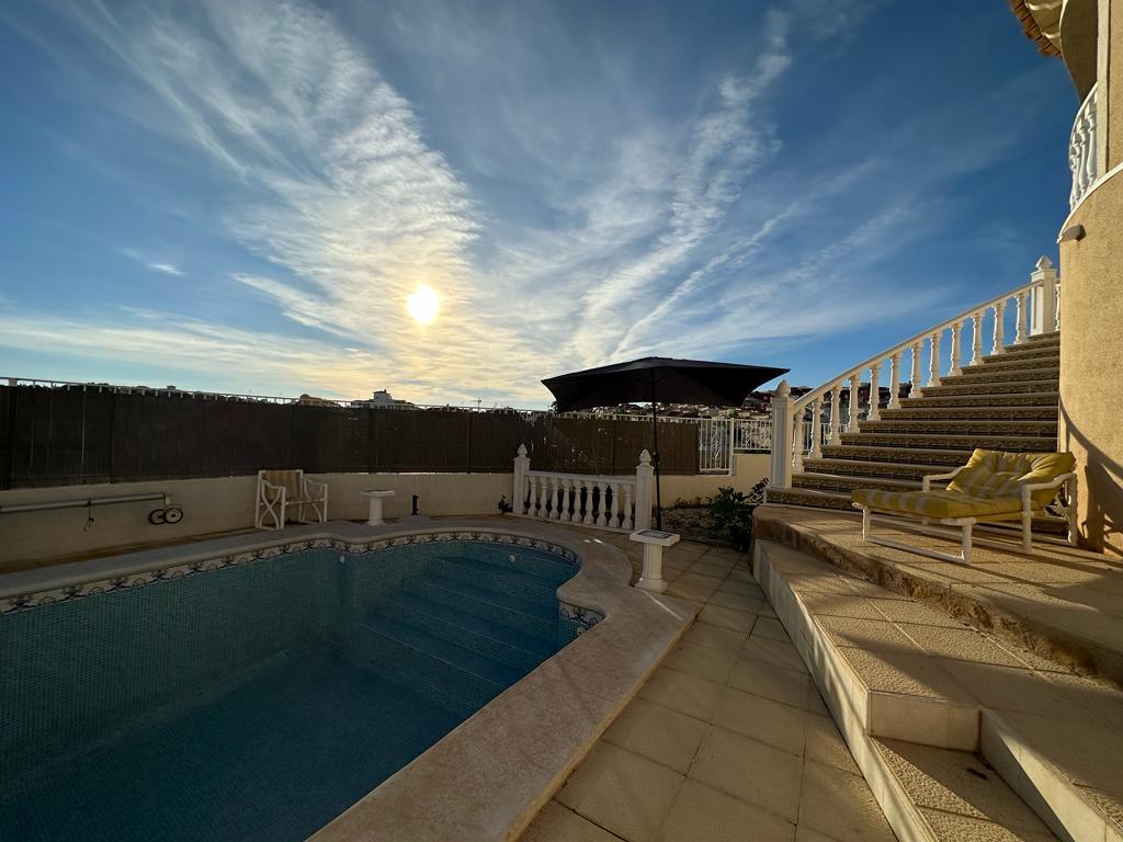 Beautiful detached villa with private pool and independent apartment