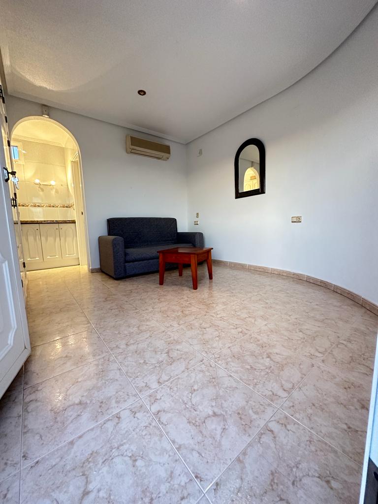 Beautiful detached villa with private pool and independent apartment