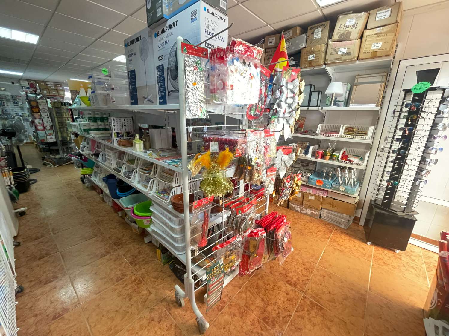 Mukava kauppa ja huoneisto sijaitsevat Torreviejassa