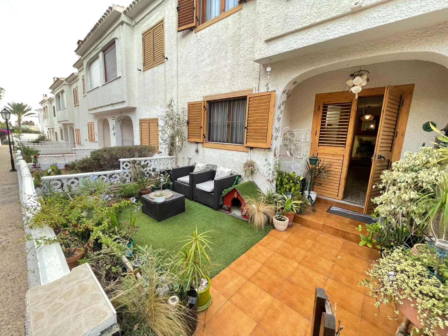 Beautiful and well located townhouse only 250 metres from the sea.