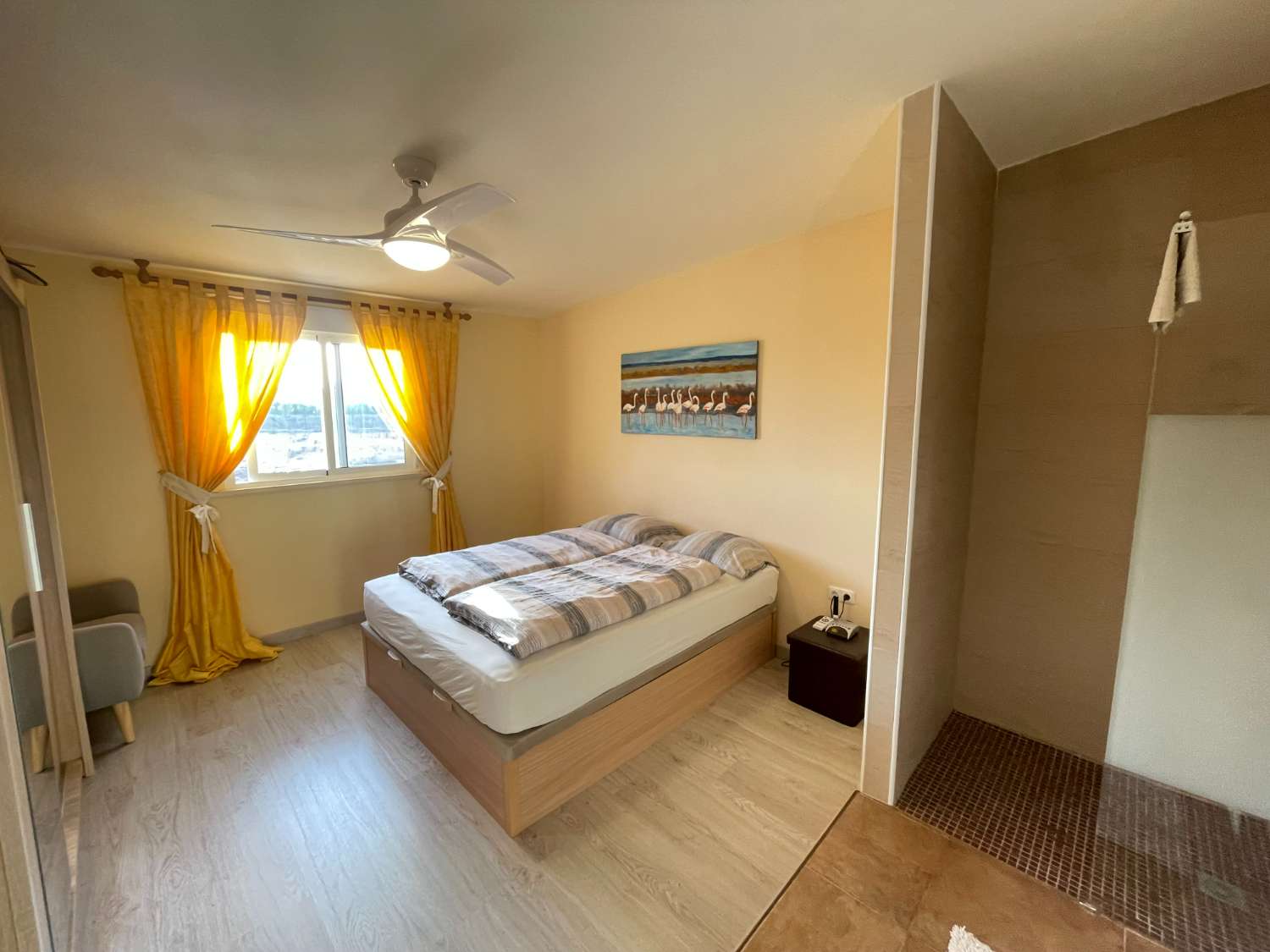 Smukt rækkehus med 3 soveværelser, 3 badeværelser beliggende i Playa Flamenca.