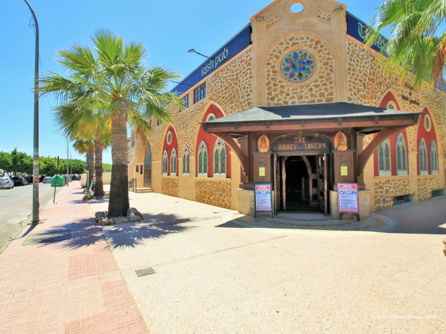 Beautiful bungalow in La Florida with private pool.