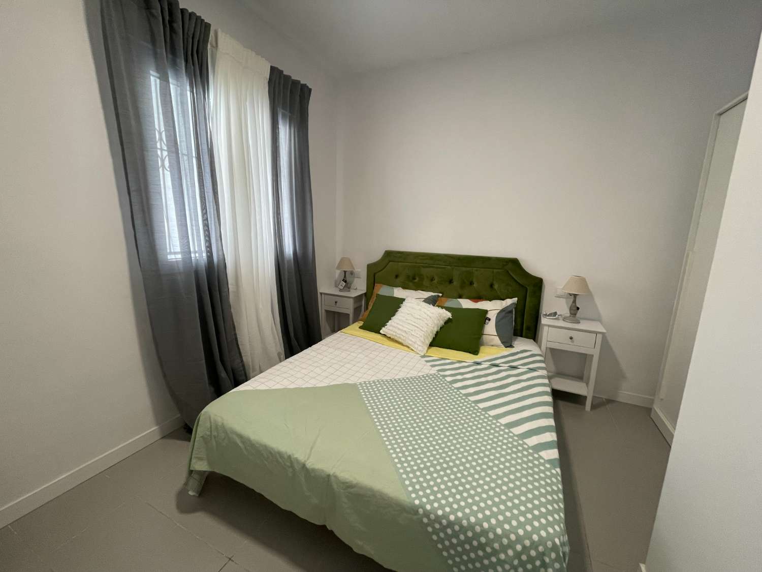 Nice 2 bedroom Duplex located in La florida.