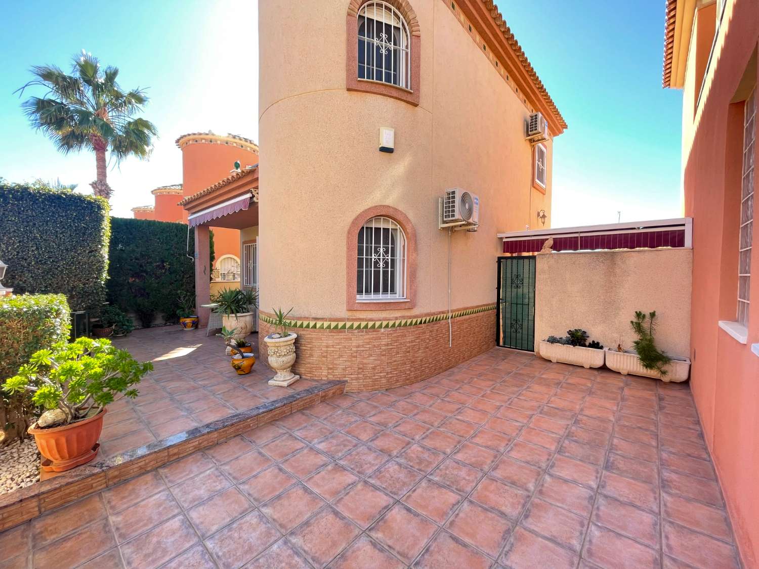Beautiful detached villa with 3 bedrooms and 2 bathrooms with a private pool.